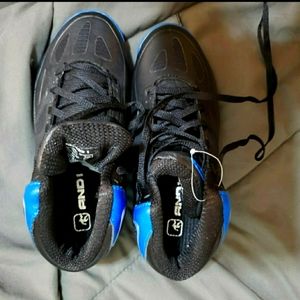 NEW ANDI UNISEX BLUE N BLACK SIZE 3 SNEAKERS